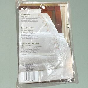 2006 Plaid Bucilla Pretty Posies Pillowcases Stamped For Cross Stitch New 45098